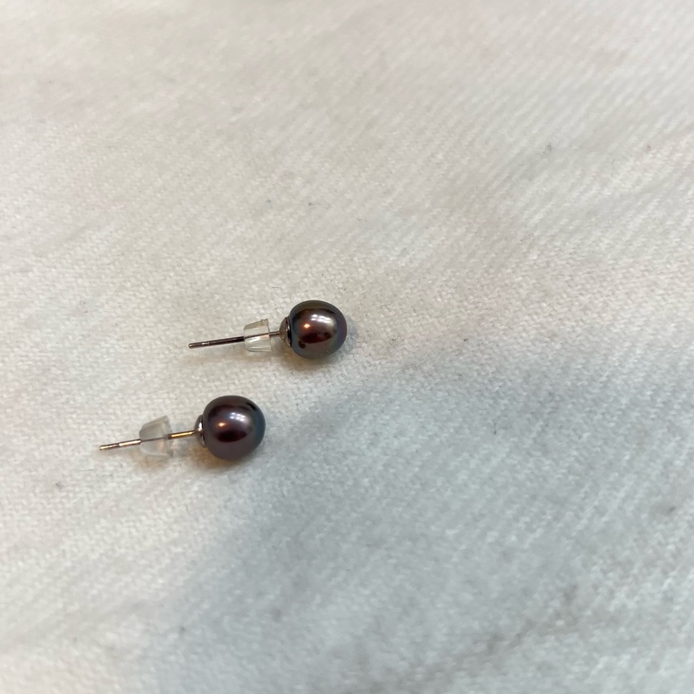 Elegant purple Pearl Stud Earrings